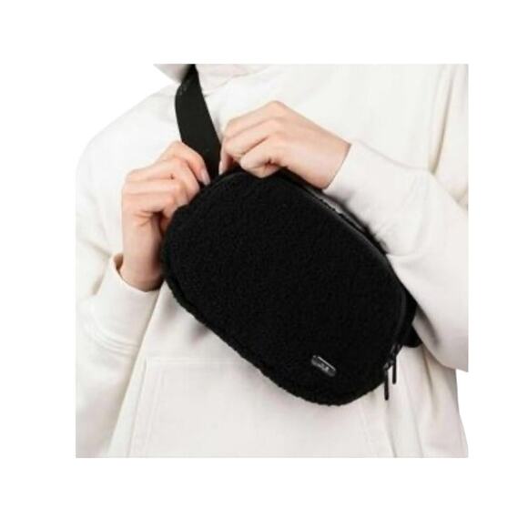 New Lole Unisex Sherpa Belt‎ Bag One Size Fits All Black - Picture 1 of 6